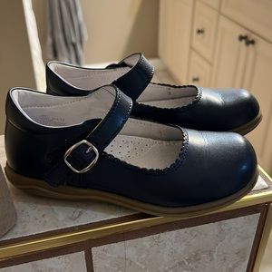 L’Amour navy Mary janes💙